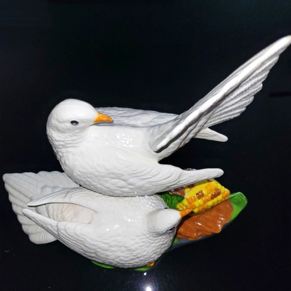 Sculpture of doves